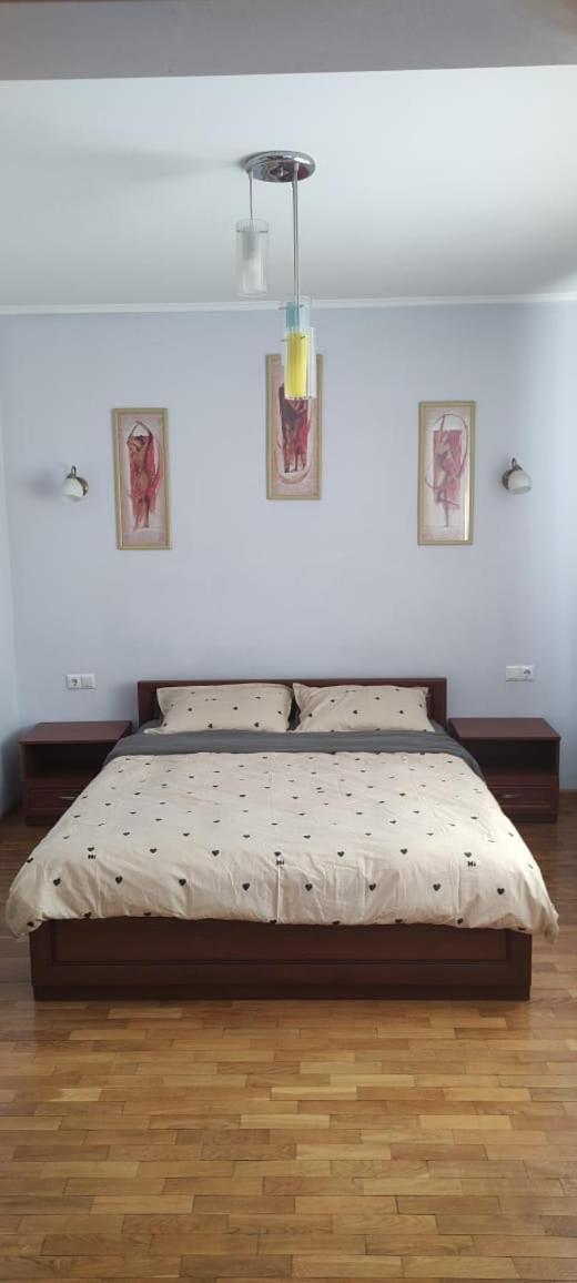 Apartment On Tole Bi Almaty Exterior photo